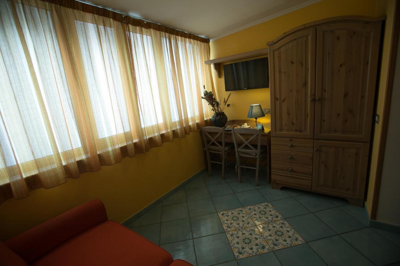 Potenza 3* Neapel